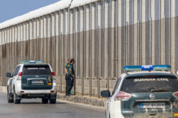 MELILLA, 30/07/2026.- La Guardia Civil ha reforzado con varias patrullas el dique sur de Melilla, que conforma la frontera sur entre España y Marruecos en la ciudad autónoma, que ha sido cerrado al tránsito como medida de seguridad, según han confirmado a EFE fuentes policiales. EFE/ Giner