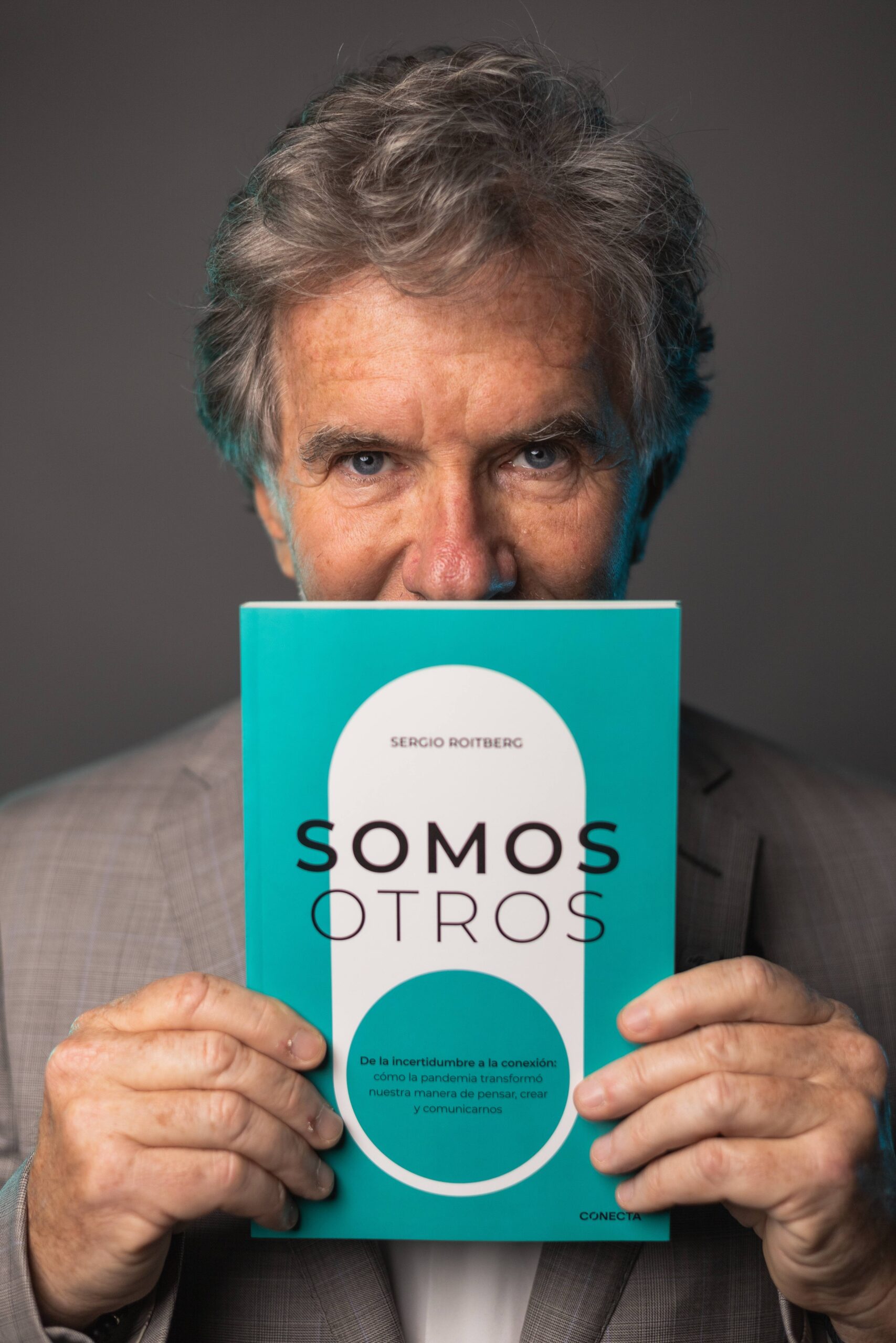 Sergio Roitberg publica el libro 'Somos otros' (Grijalbo)
