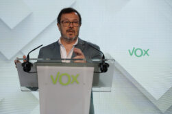 MADRID, 06/07/2026.- El portavoz nacional de Vox, José Antonio Fúster, durante la rueda de prensa ofrecida tras la reunión del Comité de Acción Política, este lunes en la sede del partido. EFE/María Aguilella Pardo