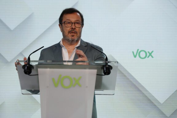 MADRID, 06/07/2026.- El portavoz nacional de Vox, José Antonio Fúster, durante la rueda de prensa ofrecida tras la reunión del Comité de Acción Política, este lunes en la sede del partido. EFE/María Aguilella Pardo