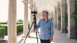 El pintor y fotógrafo José Manuel Ballester, durante el Observatorio de lo Invisible 2026
