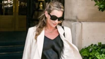 Kate Moss saliendo del hotel