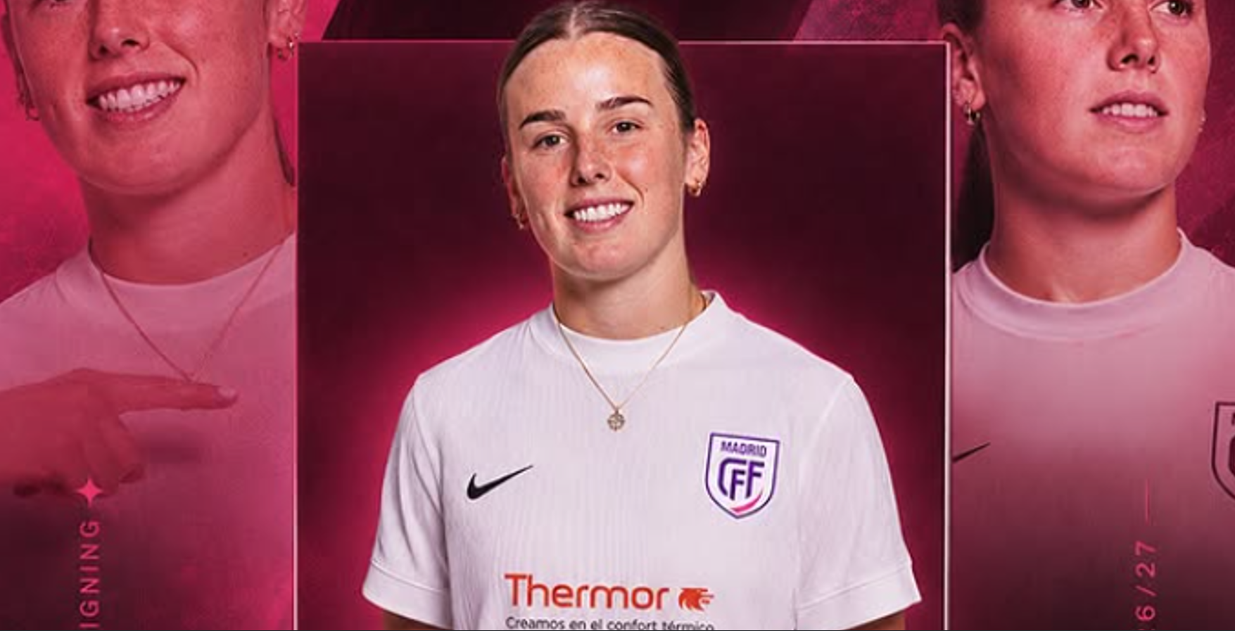 Kate Taylor posando con la camiseta de