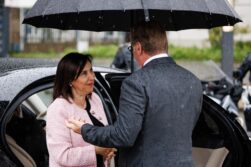 Berlin (Germany), 28/08/2025.- German Defense Minister Boris Pistorius (R) holds an umbrella as he welcomes Spanish Defense Minister Margarita Robles during heavy rain prior to a reception with military honors at the Defense Ministry in Berlin, Germany, 28 August 2025. (Alemania, España) EFE/EPA/CLEMENS BILAN