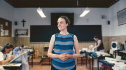 Matilde Olivera, durante el taller de relieve del Observatorio de lo Invisible