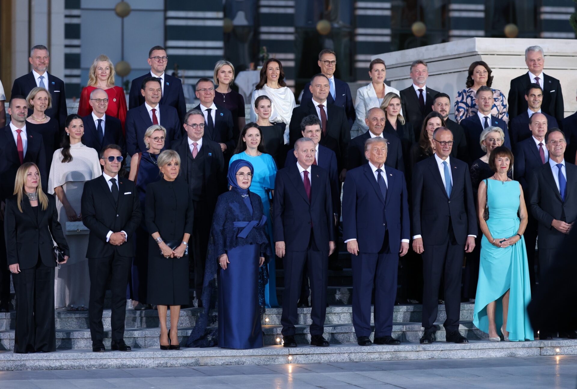 El presidente Erdoğan ofrece una recepción en honor de los líderes de la OTAN.
