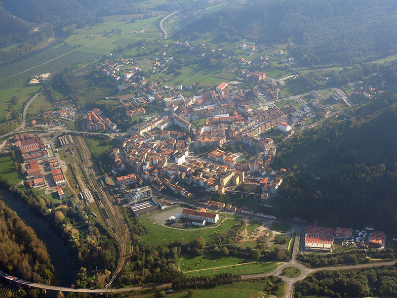 Antes de Oviedo estuvo Pravia: el pueblo asturiano que lleva a Grand Prix 2026 una antigua capital del reino Antes de Oviedo estuvo Pravia: el pueblo asturiano que lleva a Grand Prix 2026 una antigua capital del reino