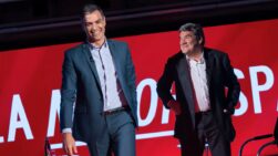 Pedro Sánchez y José Luis Escrivá en Ferraz en julio de 2023.