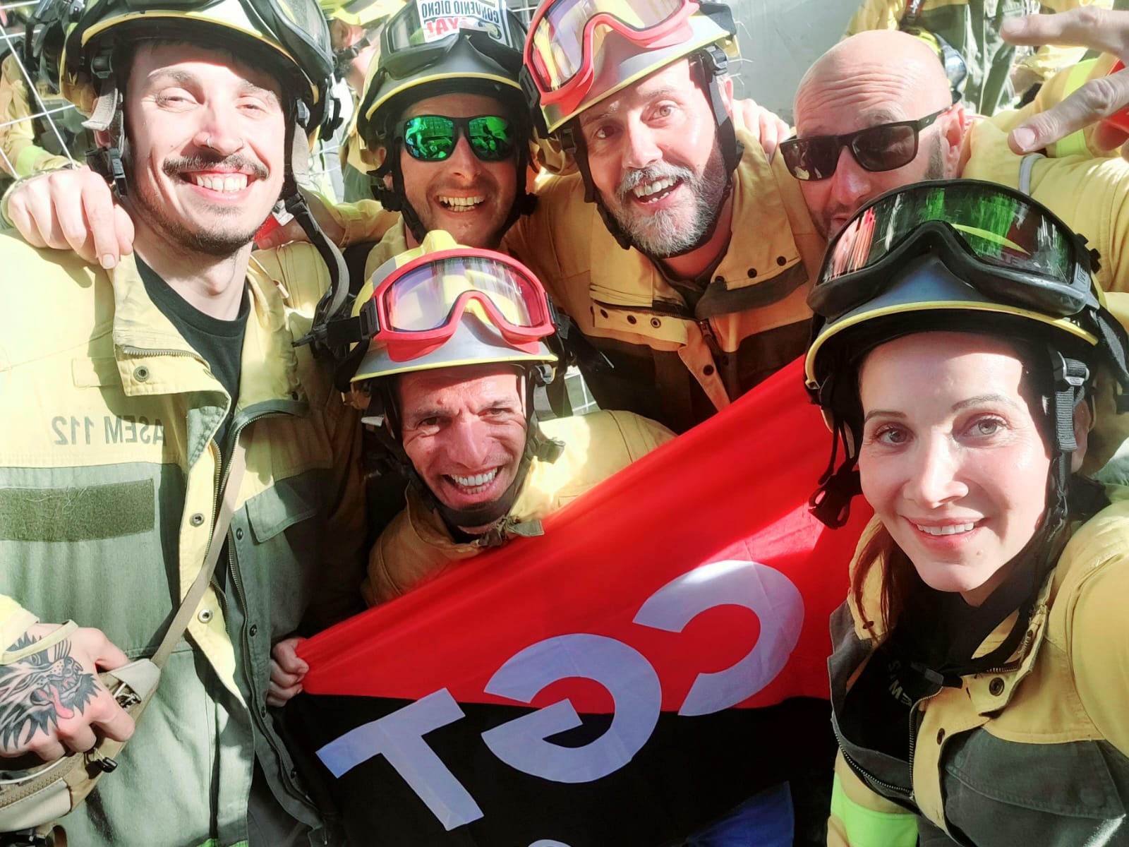Vanesa García Pérez con su brigada
