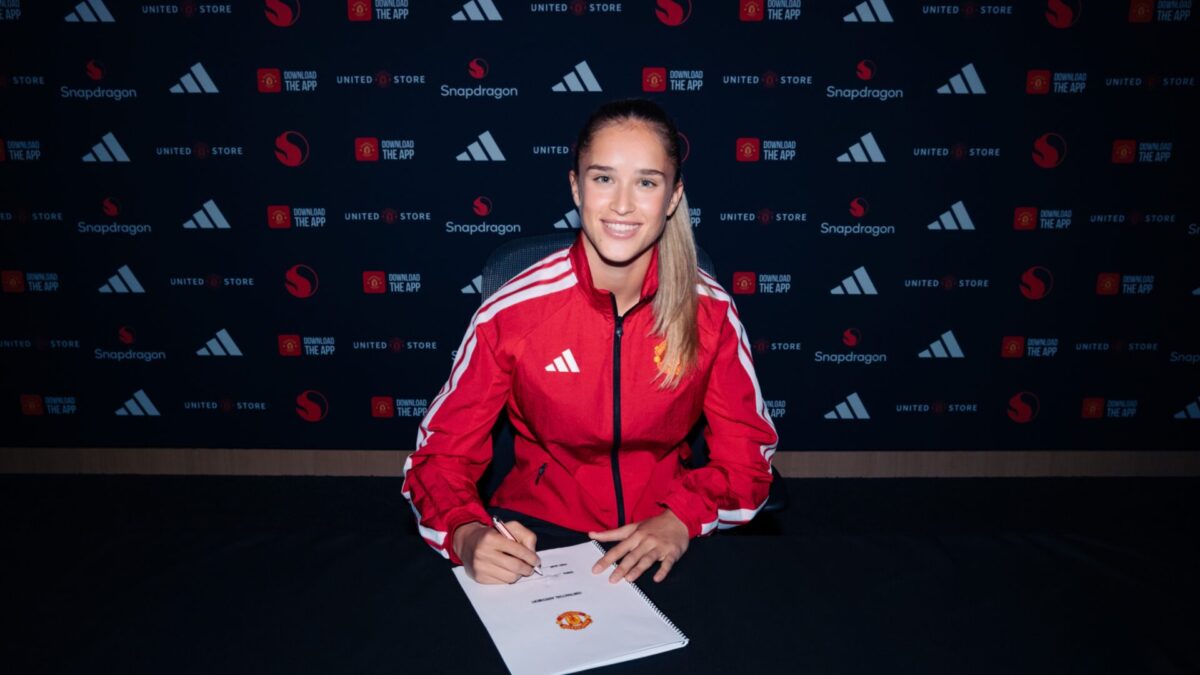 Andrea Medina firma con el Manchester United hasta 2029