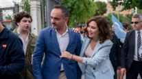 La presidenta de la Comunidad de Madrid, Isabel Díaz Ayuso, y el alclade de Móstoles, Manuel Bautista