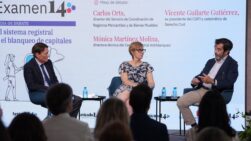 Carlos Orts, director del Servicio de Coordinación de Registros Mercantiles y de Bienes Muebles; Vicente Guilarte Gutiérrez, expresidente del CGPJ y catedrático de Derecho Civil; y Mónica Martínez Molina, directora técnica del Centro Registral Antiblanqueo.