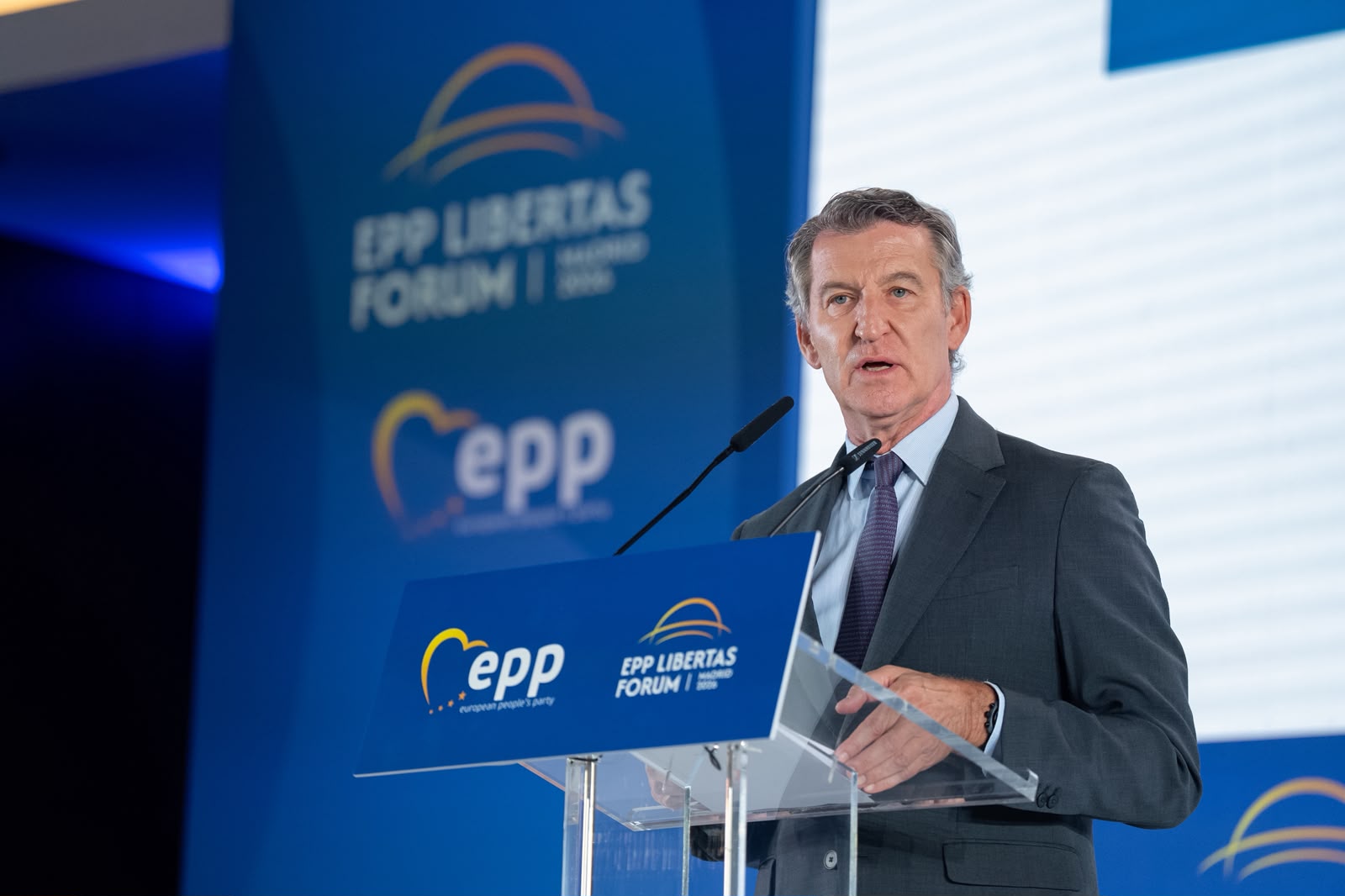 El presidente del PP, Alberto Núñez Feijóo, en un foro del EPP en Madrid
