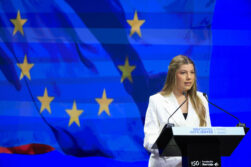 ZARAGOZA, 08/07/2026.- La infanta Sofía pronuncia su primer discurso oficial en público con motivo de la entrega de la primera edición de las ayudas Docentes Referentes de la Fundación Ibercaja, celebrada este miércoles en Zaragoza. EFE/ Javier Cebollada