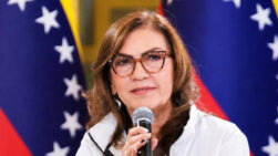 AME7673. CARACAS (VENEZUELA), 05/07/2026.- Fotografía divulgada por el Palacio de Miraflores de Jacqueline Faría quien fue designada como presidenta de la Gran Misión Venezuela Renace este domingo, por la presidenta encargada de Venezuela, Delcy Rodríguez, en Caracas (Venezuela). EFE/ Palacio de Miraflores /SOLO USO EDITORIAL/ SOLO DISPONIBLE PARA ILUSTRAR LA NOTICIA QUE ACOMPAÑA (CRÉDITO OBLIGATORIO)
