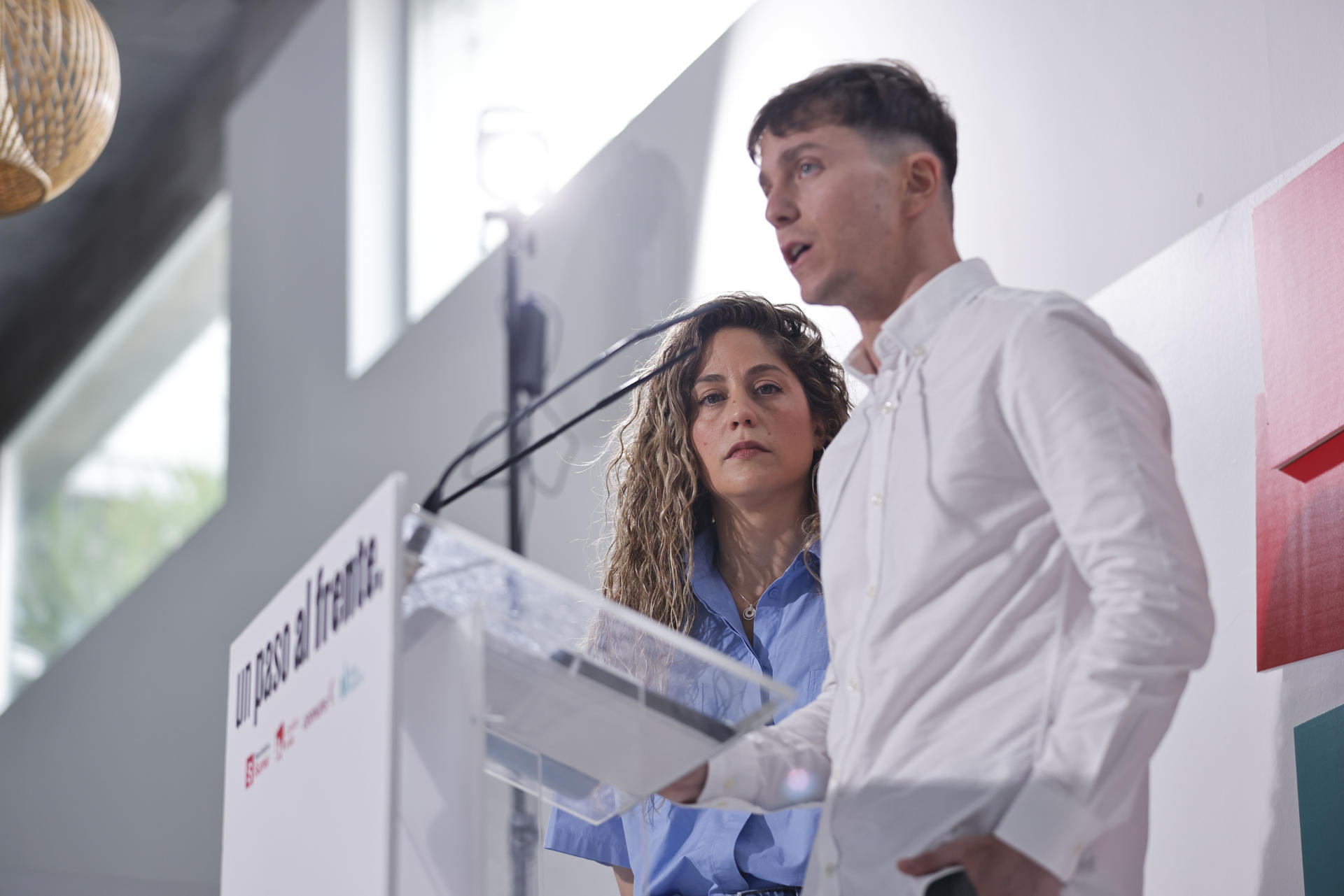 MADRID, 01/06/2026.- La co-coordinadora de Sumar, Lara Hernández y el diputado regional de Más Madrid, Eduardo Rubiño durante la rueda de prensa que el Movimiento Sumar, Comuns, Más Madrid e Izquierda Unida han ofrecido este lunes para valorar la actualidad política. EFE/ Marcos Villaoslada