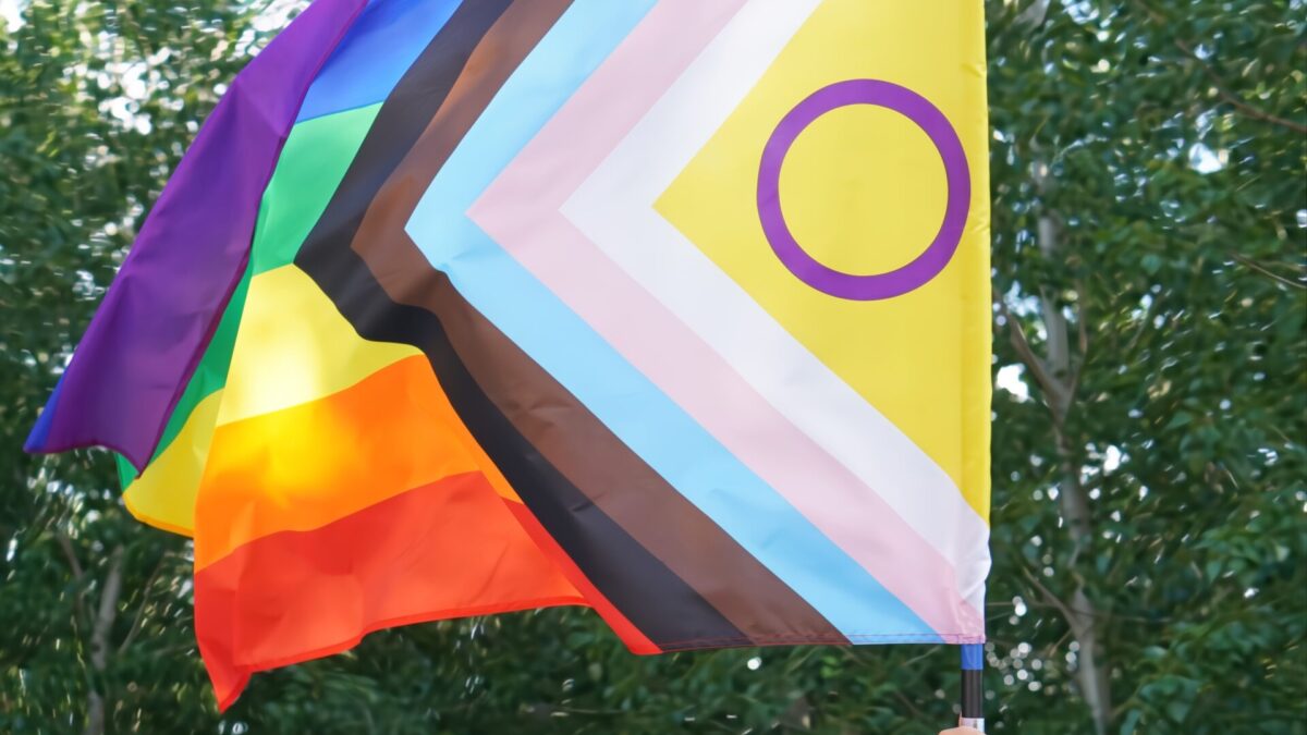Bandera Lgtbiq+