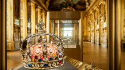 El Louvre reabre hoy la sala del robo de octubre 2025... pero sin joyas