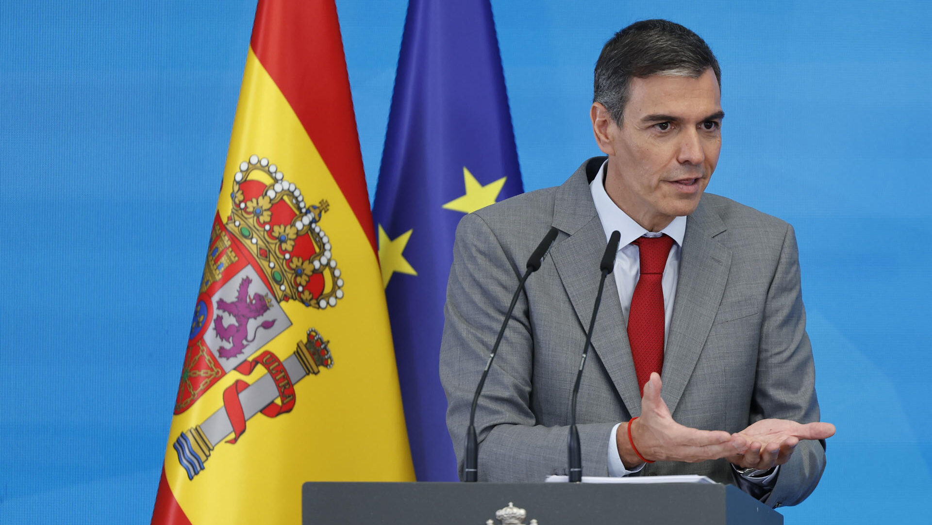 MADRID, 28/07/2026.- El presidente del Gobierno, Pedro Sánchez, hace balance este martes de un difícil curso político marcado por diversas causas judiciales que afectan al PSOE o a su entorno familiar y por la falta de acuerdos que han impedido aprobar el decreto previsto sobre vivienda y alejan la posibilidad de unos nuevos presupuestos. EFE/ Mariscal