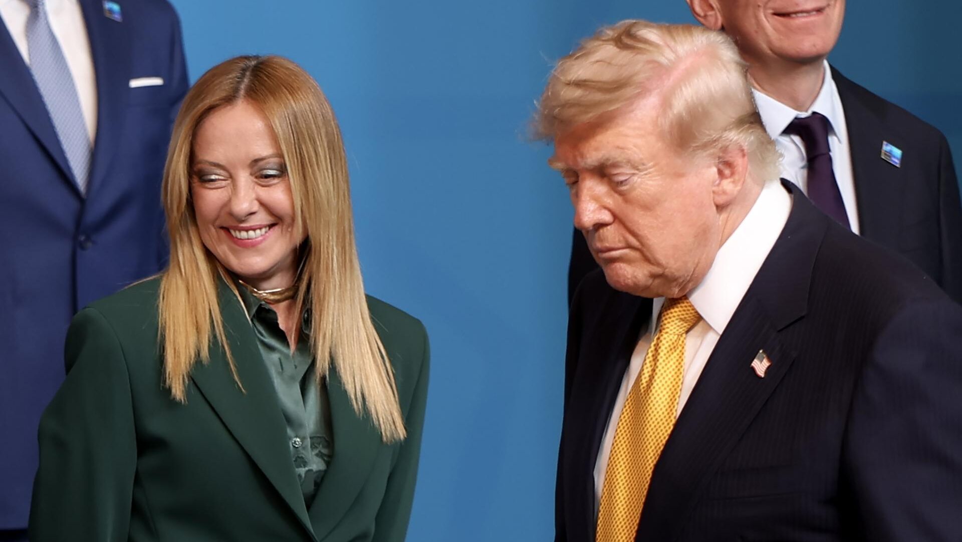 ANKARA (Turkey), 08/07/2026.- Italian Prime Minister Giorgia Meloni (K) and US President Donald Trump prepare for a group photo with world leaders during the 2026 NATO Summit in Ankara, Turkey, 08 July 2026. The NATO Summit takes place from 07-08 July. (Turquía) EFE/EPA/GEORGI LICOVSKI