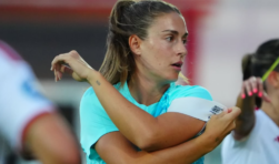 Alexia Putellas con el brazalete de capitana del London City Lionesses