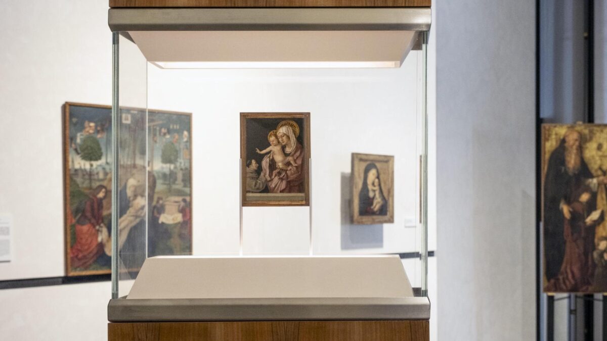 MESSINA (Italy), 16/08/2026.- (FILE) - A view of a double-sided panel depicting the 'Madonna and Child with Christ in Pieta' attributed to Renaissance master Antonello da Messina at the Regional Interdisciplinary Museum of Messina (MuMe) in Messina, Sicily, Italy, 15 July 2022 (issued 16 August 2026 ). On the evening of 15 August 2026, thieves bypassed alarm systems and security barriers to steal the double-sided panel directly from its armored display case, along with three panels from the artist's famed 1473 'San Gregorio Polyptych'. (Italia) EFE/EPA/ELISABETTA BARACCHI