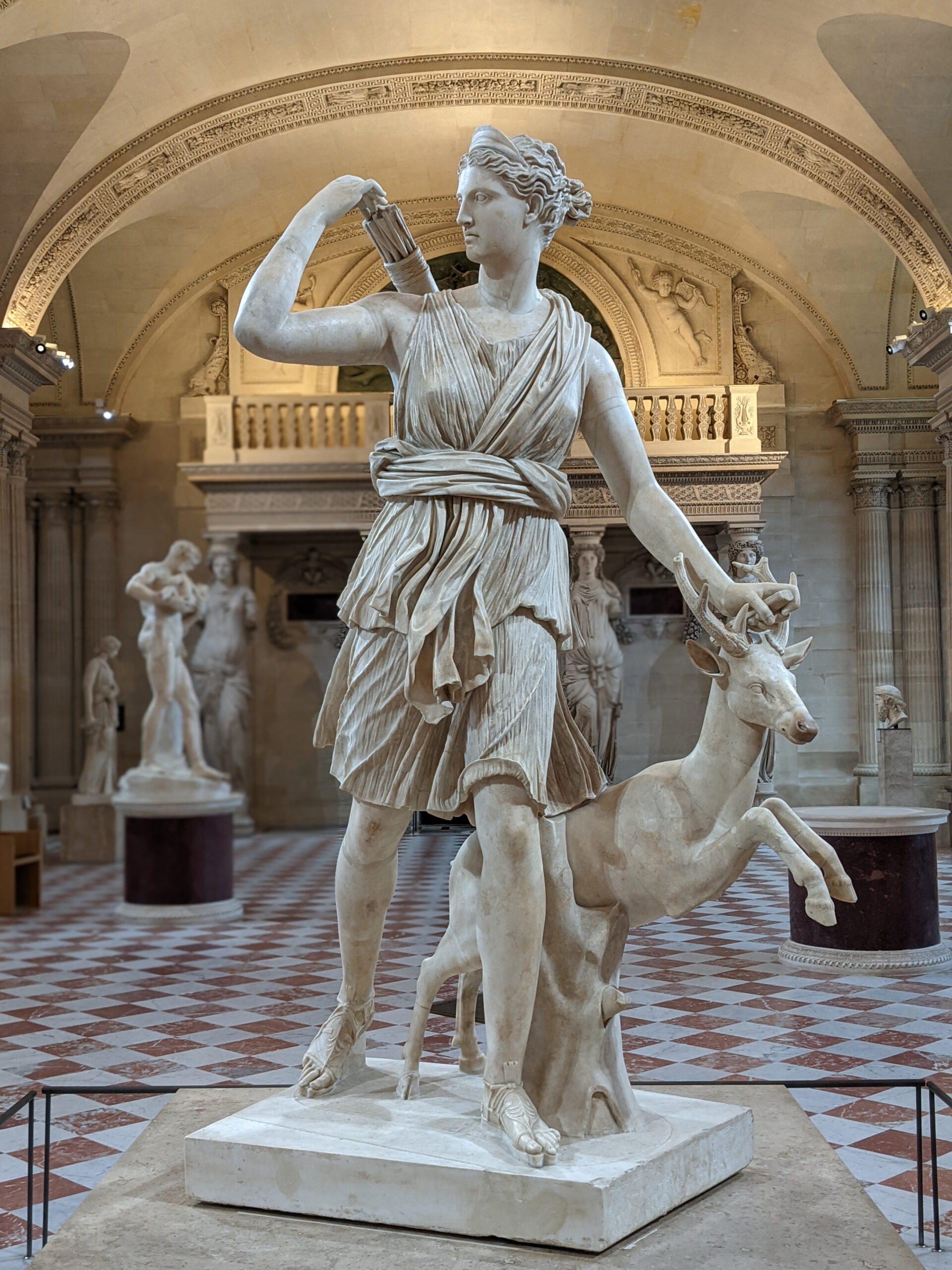 Escultura de Artemisa, conservada en el Museo del Louvre, en París