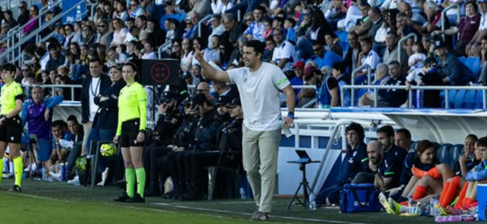 El entrenador de la Real Sociedad femenina, Arturo Ruiz