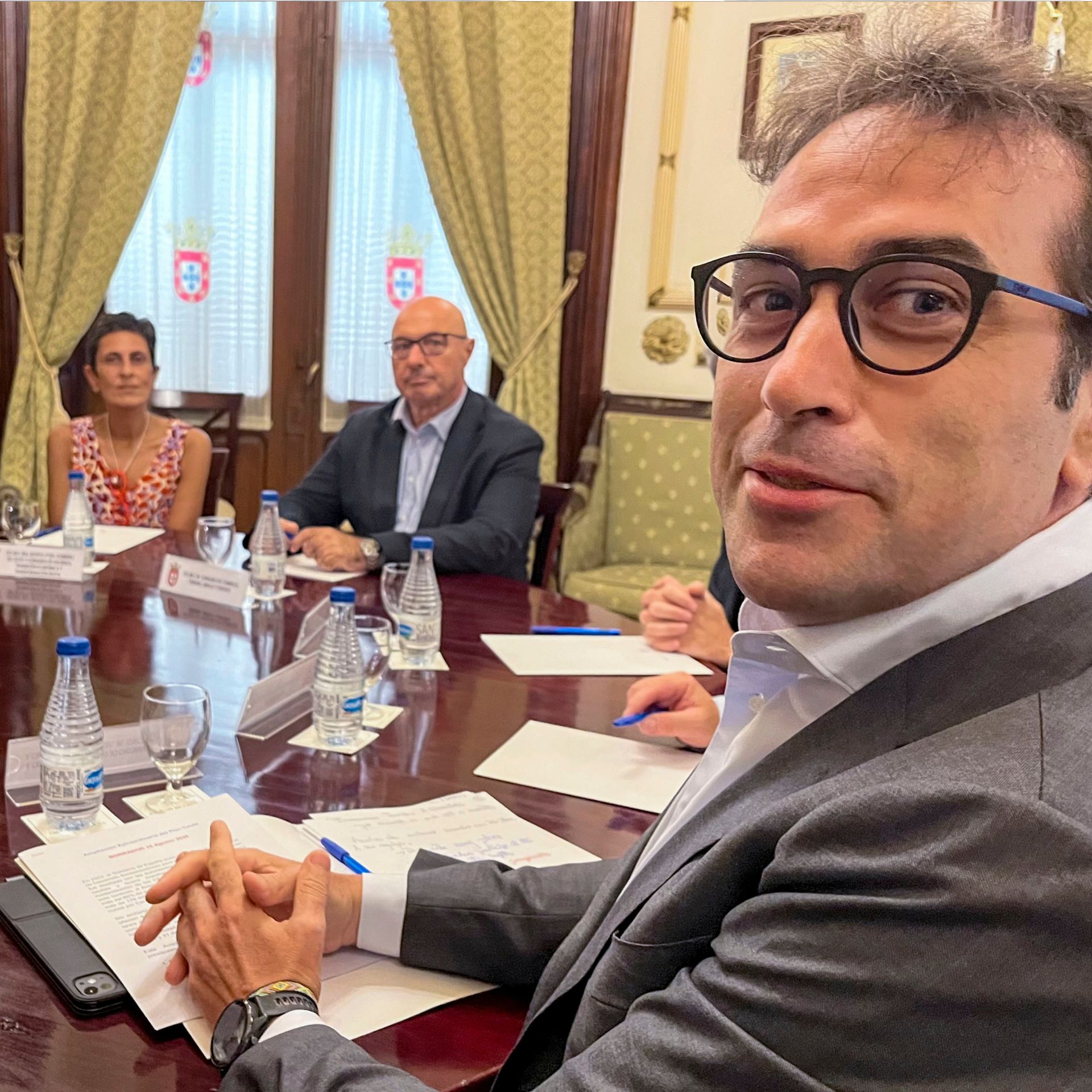 Carlos Cuerpo, durante su reunión con el presidente de Ceuta, Juan Jesús Vivas