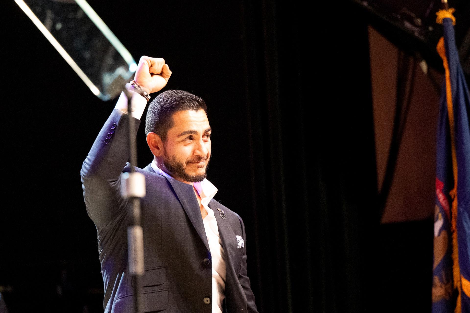 Detroit (United States), 05/08/2026.- Democratic Senate candidate from Michigan Abdul El-Sayed addresses his supporters at his primary election night watch party in Detroit, Michigan, USA, 05 August 2026. El-Sayed currently leads his Democratic challenger, Haley Stevens. (Elecciones) EFE/EPA/DIEU-NALIO CHERY