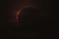 BANYALBUFAR (MALLORCA), 12/08/2026.- Vista del eclipse solar desde la localidad mallorquina de Banyalbufar, este miércoles. EFE/CATI CLADERA