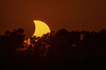 ZORITA DE LOS CANES (GUADALAJARA), 12/08/2026.- Eclipse solar desde Zorita de los Canes (Guadajalara) , este miércoles. EFE/ Fernando Villar