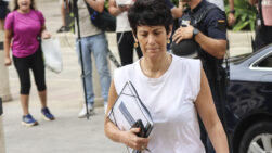 CEUTA, 17/08/2026.- La ministra de Inclusión, Seguridad Social y Migraciones y portavoz del Gobierno, Elma Saiz, a su llegada a una reunión con el presidente de la Ciudad Autónoma de Ceuta, Juan Jesús Vivas Lara. EFE/Reduan