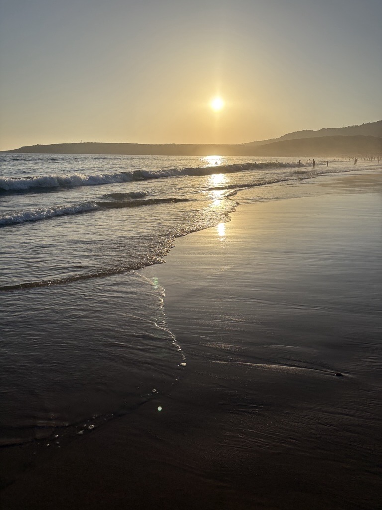 Imagen de un atardecer en Tarifa
