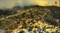 ALDEA DEL FRESNO (MADRID), 19/08/2026.- Captura de vídeo. Un nuevo incendio forestal se ha declarado este miércoles en Aldea del Fresno y ha obligado a confinar esta localidad y el municipio próximo de Villamantilla, mientras trabajan en la zona una veintena de dotaciones terrestres y cinco medios aéreos, según ha detallado Emergencias 112 Comunidad de Madrid en un mensaje remitido a los medios. EFE/Emergencias 112. SOLO USO EDITORIAL/SOLO DISPONIBLE PARA ILUSTRAR LA NOTICIA QUE ACOMPAÑA (CRÉDITO OBLIGATORIO)