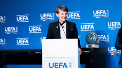 La vicepresidenta de la UEFA, Laura McAllister