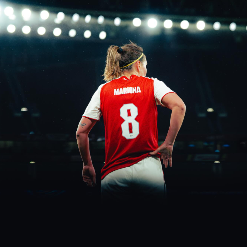 Mariona Caldentey durante un partido con el Arsenal FC
