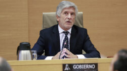MADRID, 25/08/2026.- El ministro del Interior, Fernando Grande-Marlaska, comparece este viernes a petición propia en la comisión de Interior del Congreso para informar de la gestión de su departamento en torno a la crisis migratoria de Ceuta. EFE/Chema Moya