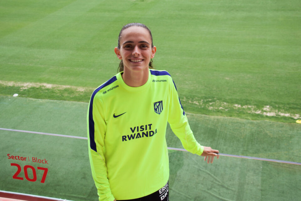 La jugadora del Atlético de Madrid, Mayte Zubieta en el centro deportivo Alcalá de Henares.