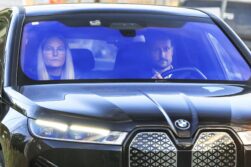 OSLO (Norway), 27/08/2026.- Norways Crown Prince Haakon (R) and Crown Princess Mette-Marit (L) arrive at the National Hospital, where King Harald is admitted in Oslo, Norway, 27 August 2026. Norway's 89-year-old King Harald V has been in hospital since August 17 with a blood disorder. The 89-year-old monarch is in an 'extremely serious' condition, according to a statement from the royal palace. (Noruega) EFE/EPA/Amanda Pedersen Giske NORWAY OUT