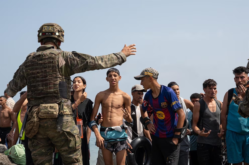 Marruecos impone condiciones a España para acoger de vuelta a los menores migrantes