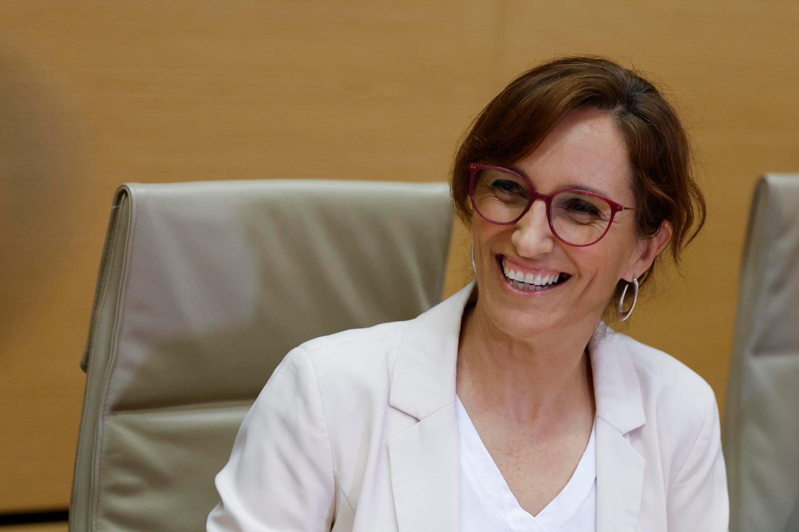 La ministra de Sanidad, Mónica García, comparece este jueves en la Comisión de Sanidad del Congreso para informar de la gestión de sus competencias en la crisis migratoria de Ceuta. EFE/Mariscal