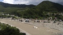 Nuwakot (Nepal), 28/08/2026.- An aerial view shows an area devastated by flash floods and mudslides in Delight village, Nuwakot district, Nepal, 28 August 2026. More than 460 people have died and hundreds remain missing across northern Nepal after a suspected glacial collapse and avalanche triggered flash floods and mudslides along the Bhotekoshi and Trishuli river valleys near the Nepal-Tibet border, causing widespread destruction to settlements and infrastructure, according to local authorities. (Inundaciones, Avalancha) EFE/EPA/NARENDRA SHRESTHA