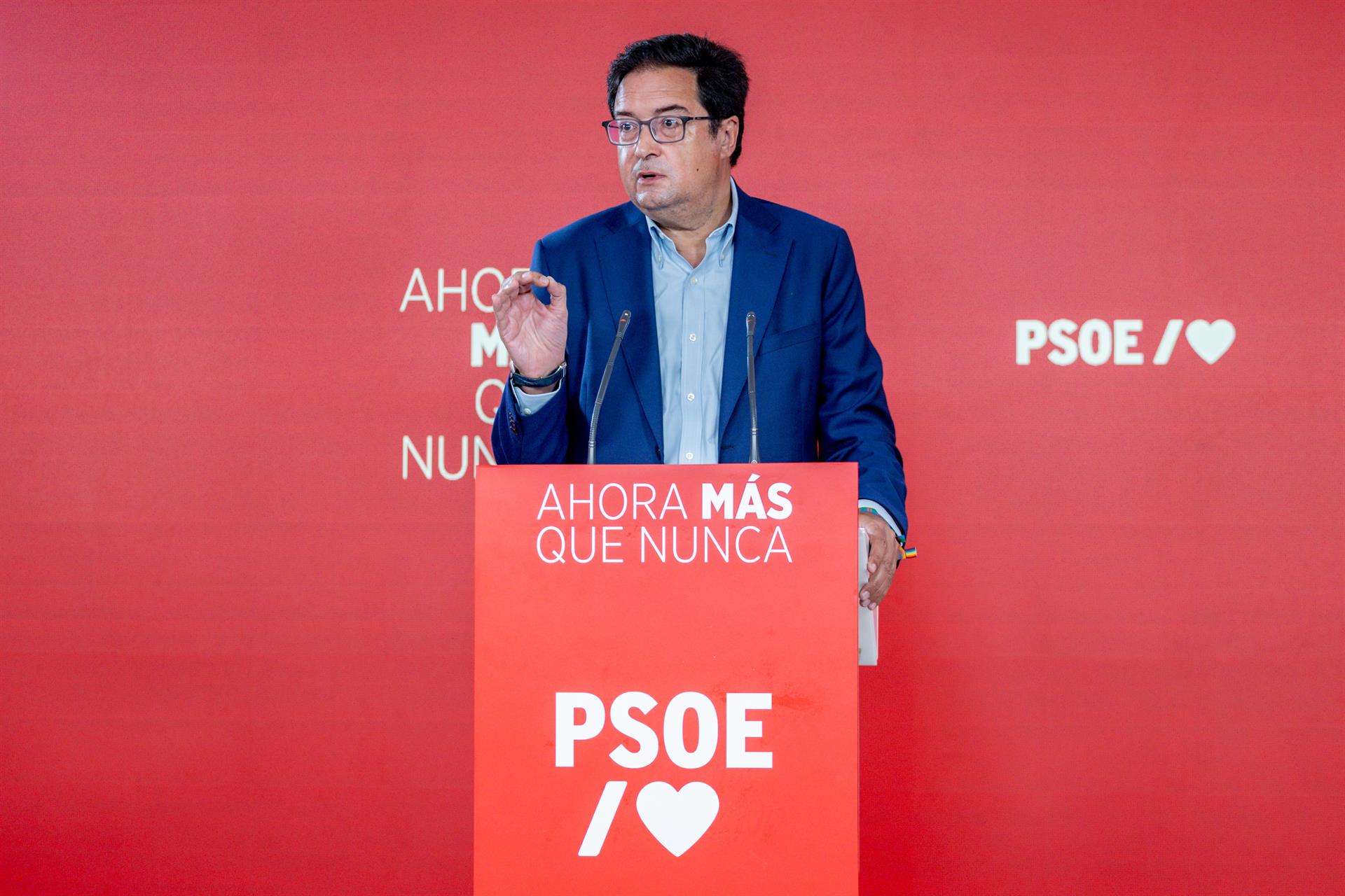 La hemeroteca de Óscar López sobre Maricarmen: de denunciar su desahucio a pedir que "nunca más vuelva a ocurrir" La hemeroteca de Óscar López sobre Maricarmen: de denunciar su desahucio a pedir que "nunca más vuelva a ocurrir"