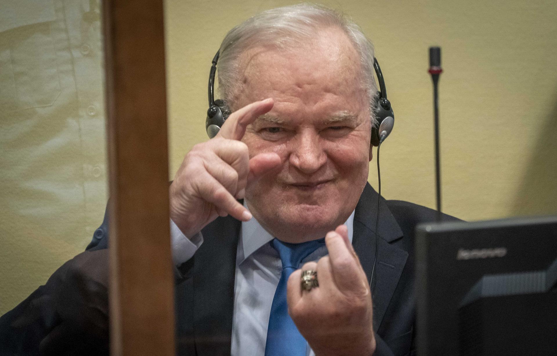 The Hague (Netherlands), 08/06/2021.- Former Bosnian Serb military chief Ratko Mladic prior to the pronouncement of the Appeal Judgment at the International Residual Mechanism for Criminal Tribunals (IRMCT) in The Hague, The Netherlands, 08 June 2021. The former Bosnian Serb army leader was sentenced to life imprisonment in 2017, partly for the mass Murder in Srebrenica. (Países Bajos; Holanda, La Haya) EFE/EPA/Jerry Lampen / POOL