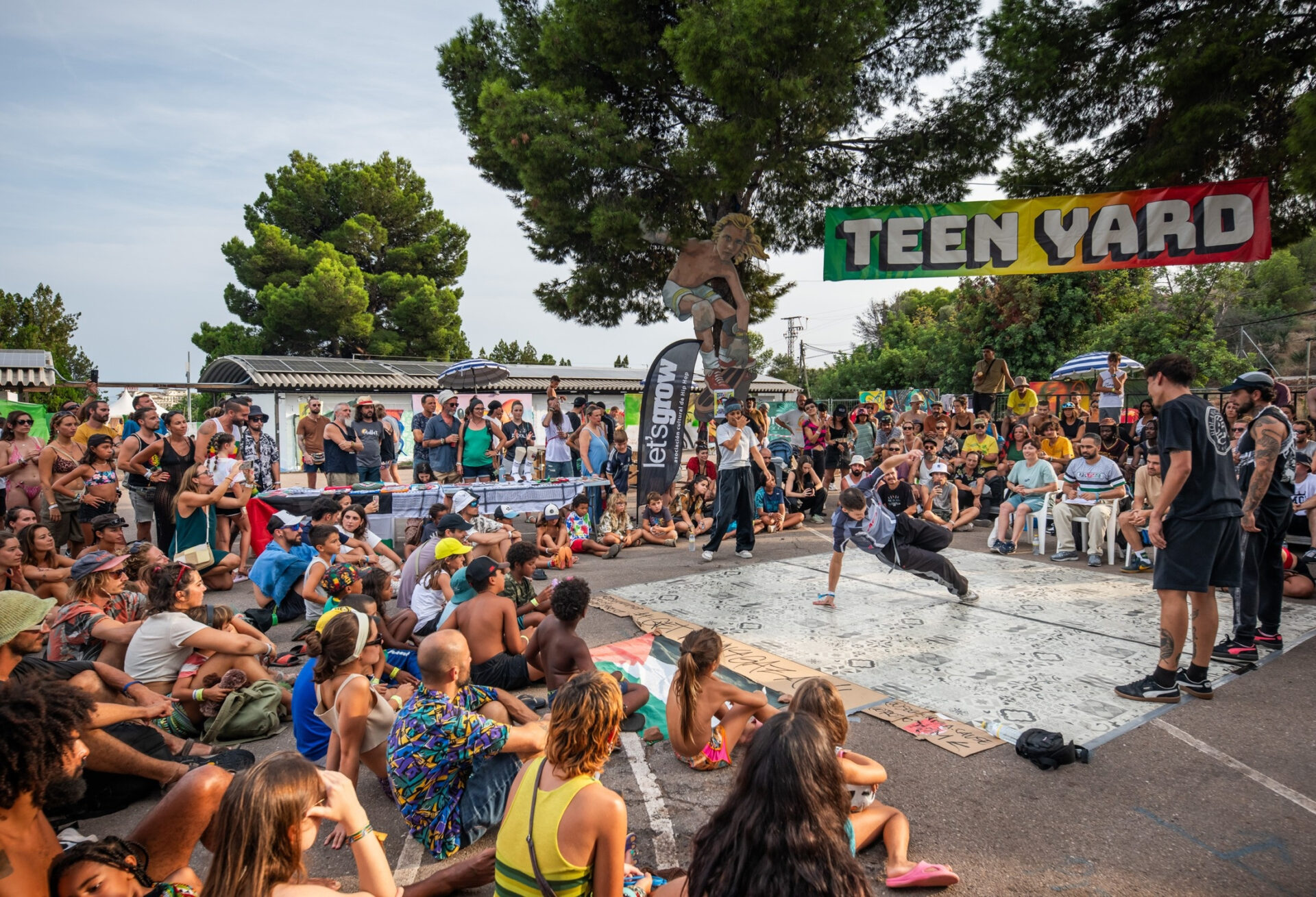 BENICÀSSIM (CASTELLÓN), 12/08/2026.- Tras 31 años de trayectoria, el festival internacional Rototom Sunsplash de Benicàssim (Castellón) ha perfeccionado un modelo que lo transforma en una "miniciudad" vacacional donde coexisten multitud de ofertas, un lugar ecléctico con espacio para la música y el activismo social. EFE/ROTOTOM/Luca Valenta/SOLO USO EDITORIAL/SOLO DISPONIBLE PARA ILUSTRAR LA NOTICIA QUE ACOMPAÑA (CRÉDITO OBLIGATORIO)