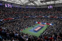 FLUSHING MEADOWS (United States), 08/09/2025.- US President Donald J. Trump is displayed on overhead televisions during prematch ceremonies before Carlos Alcaraz of Spain faces Jannik Sinner of Italy during the men's singles final of the US Open Tennis Championships at the USTA Billie Jean King National Tennis Center in Flushing Meadows, New York, USA, 07 September 2025. (Tenis, Italia, España, Nueva York) EFE/EPA/BRIAN HIRSCHFELD