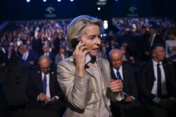 GDANSK (Poland), 25/06/2026.- European Commission President Ursula von der Leyen attends the opening session of the Ukraine Recovery Conference 2026 at the European Solidarity Centre in Gdansk, Poland, 25 June 2026. The Ukraine Recovery Conference, co-hosted by Poland and Ukraine, takes place on 25 and 26 June 2026. (Polonia, Ucrania) EFE/EPA/ADAM WARZAWA POLAND OUT