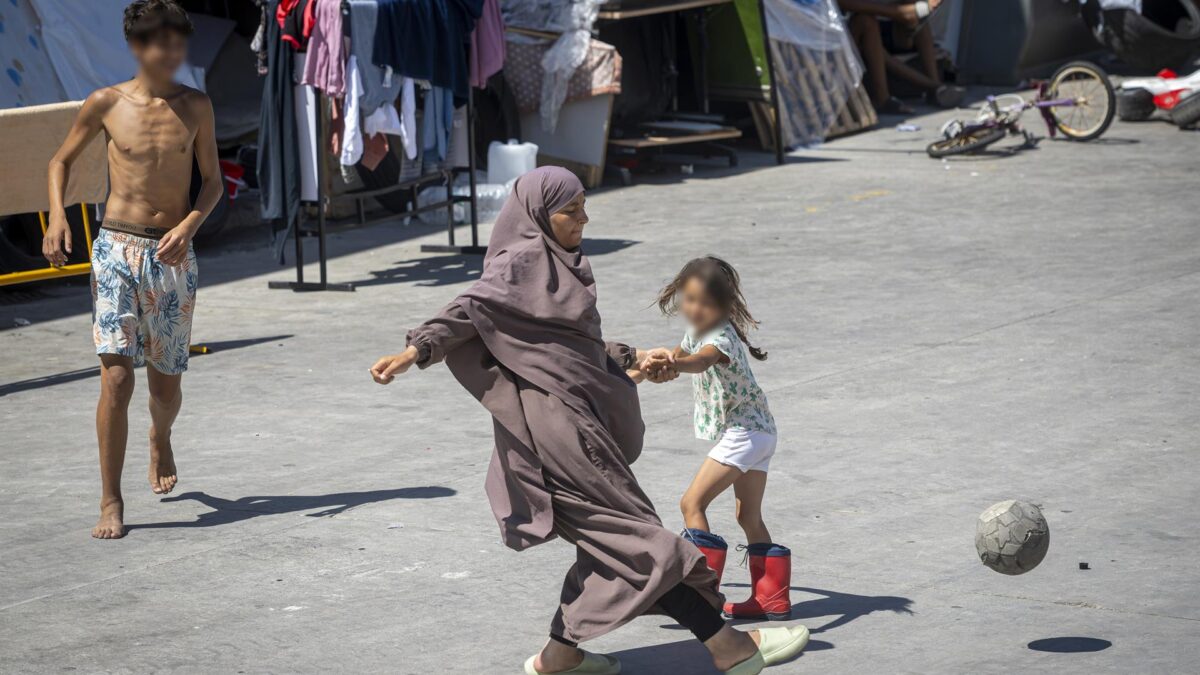 Varios niños, a 22 de agosto de 2026, en Ceuta (España). - Marcos Moreno - Europa Press