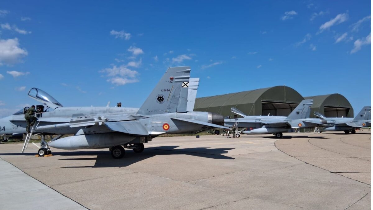 Aviones F18 desplegados en Rumanía